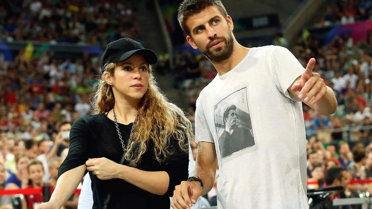 Se van de Barcelona Shakira y Piqué logran acuerdo por la custodia de sus dos hijos